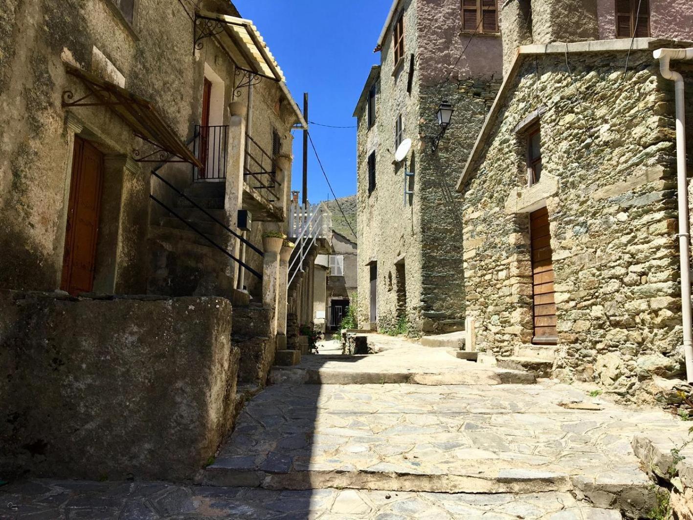 Nuits Magiques Au Village Entre Mer Et Montagnes Bigorno Экстерьер фото