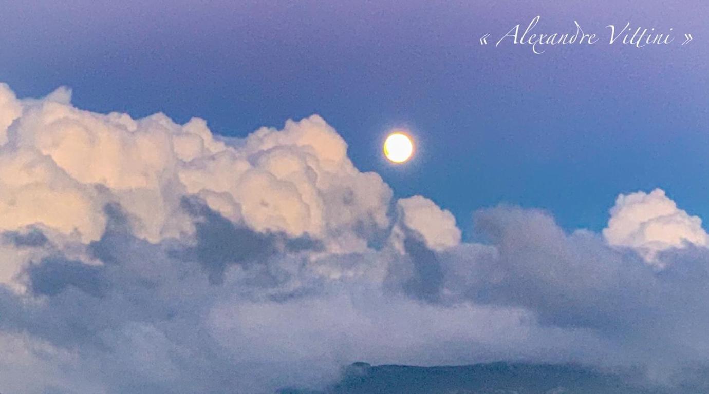 Nuits Magiques Au Village Entre Mer Et Montagnes Bigorno Экстерьер фото